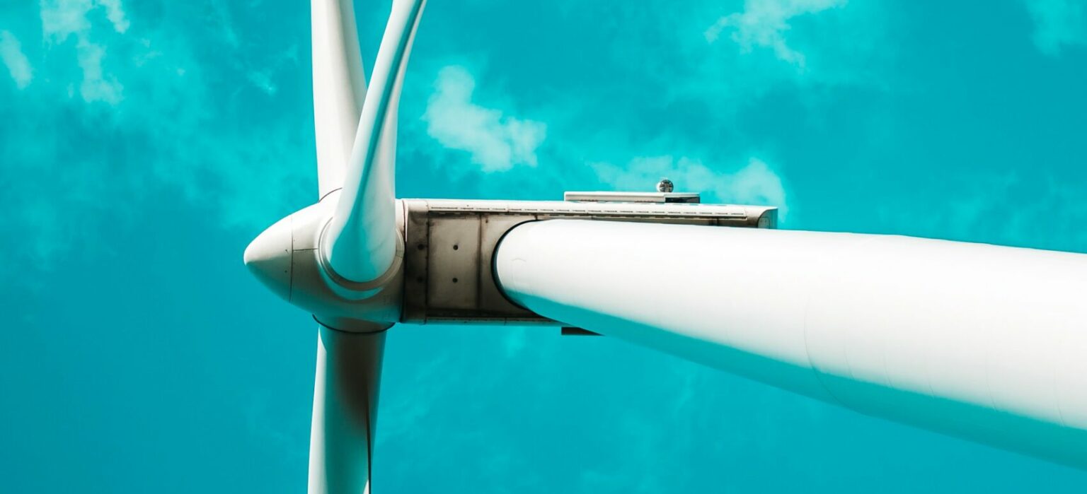 Storage solutions are more commonly paired with solar projects, yet Vestas, Siemens and Nordex are amongst manufacturers that have attempt to combine wind farms with storage solutions.